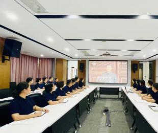 激扬爱国情怀 凝聚奋进力量